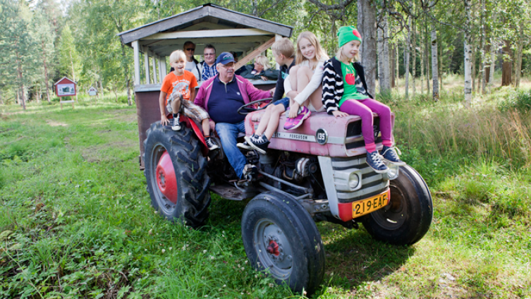 Kyla traktori lapset