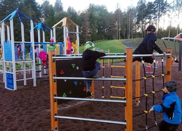 Koijärvi skola-daghem fick ny lekplan