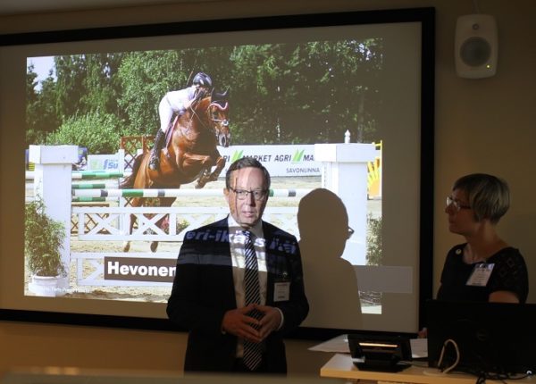 Elinkeinoministeri Lintilä:  Hevosessa on vetovoimaa ja matkailussa mahdollisuuksia
