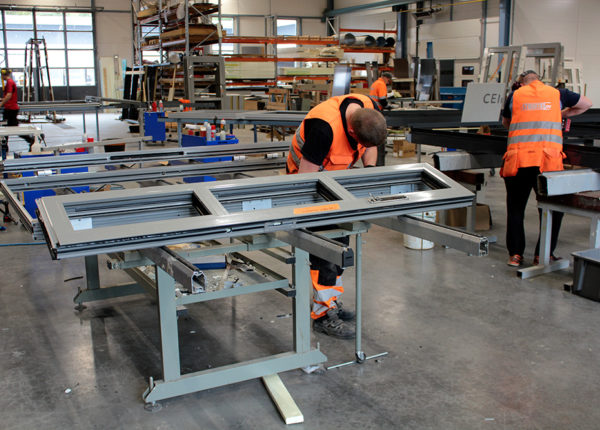 Stroitel Oy är proffs på att producera aluminiumkonstruktioner för hela Finland – kunden erbjuds hela paketet